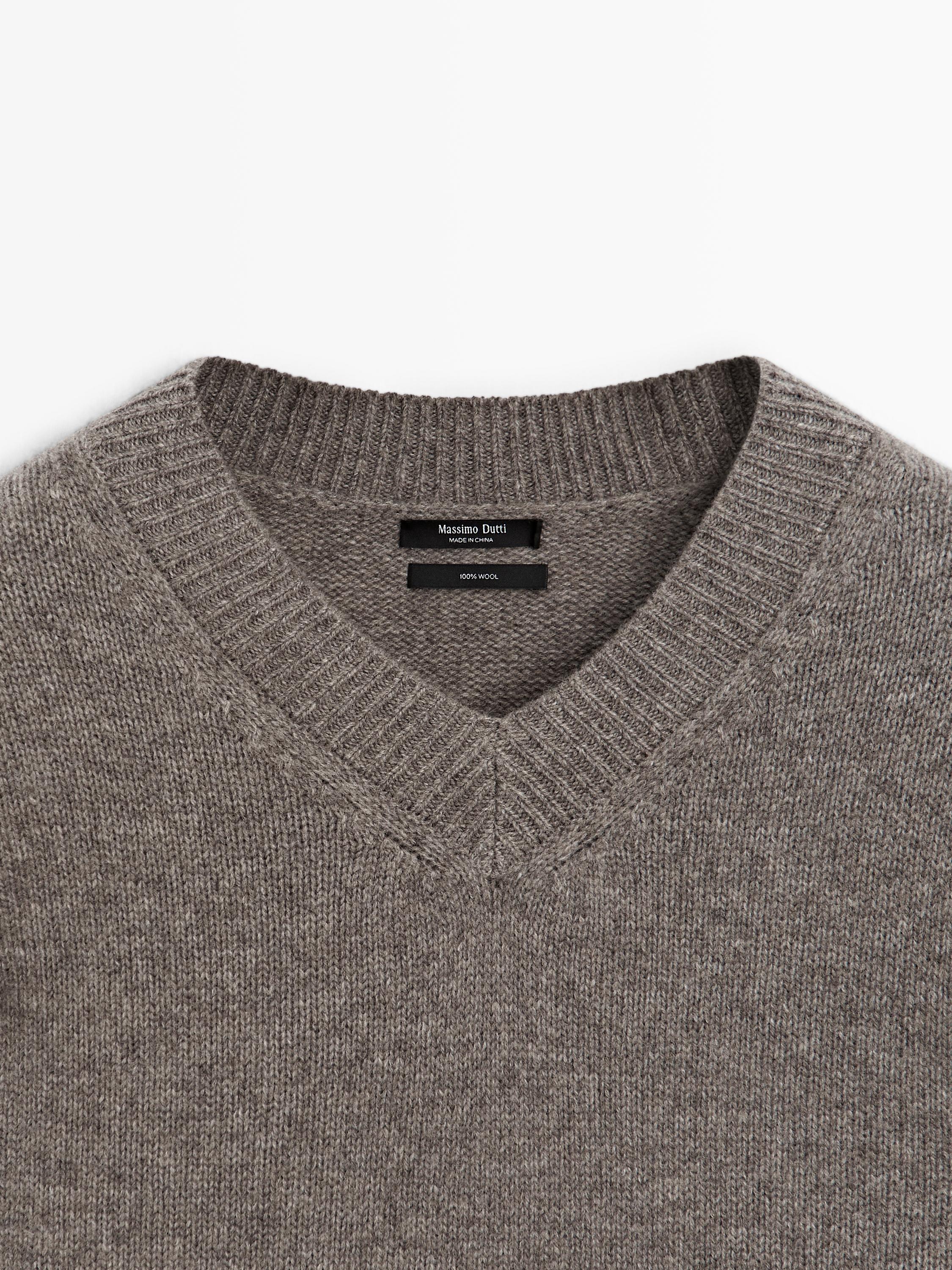 100% wool V-neck knit sweater
